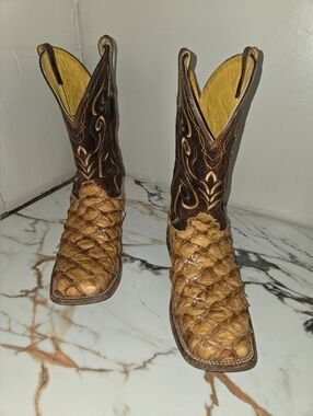 Pirarucu Skin Cavender's Mens Boots ,Size 10 D,Retails For $520.00